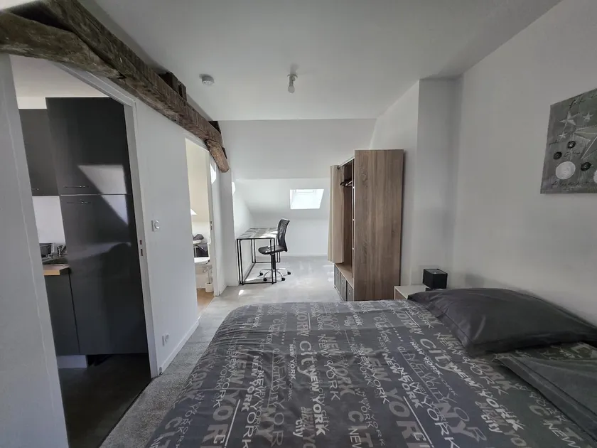 Charm & space in the heart of Ernée - Image 1
