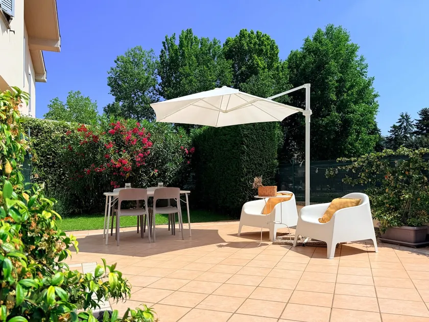 The Beekeeper, terrace & country calm near Parma - Image 1