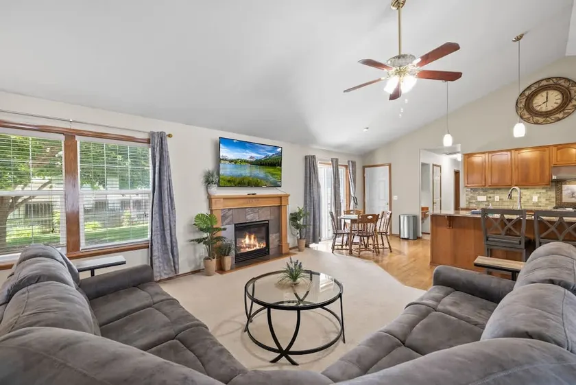 Huge Home By The River W/ Game Room - Image 1