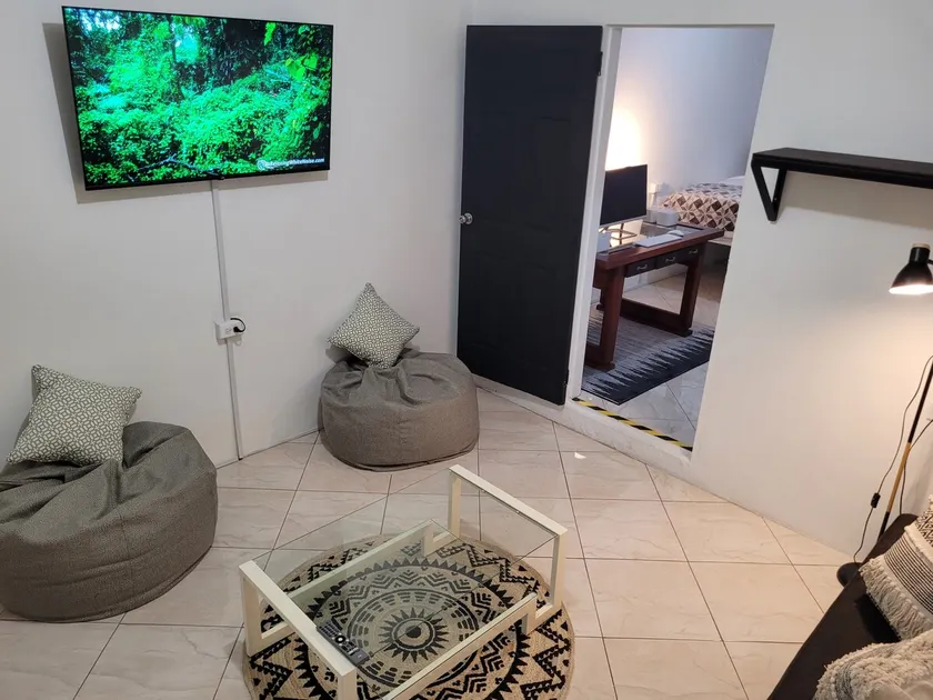 Uptown Unwind: Tranquil 1 Bedroom in the City. - Image 1