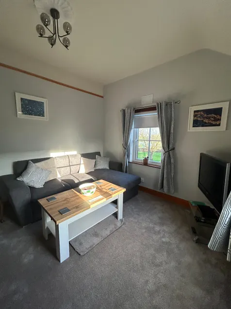 Brae View Cottage - Image 1