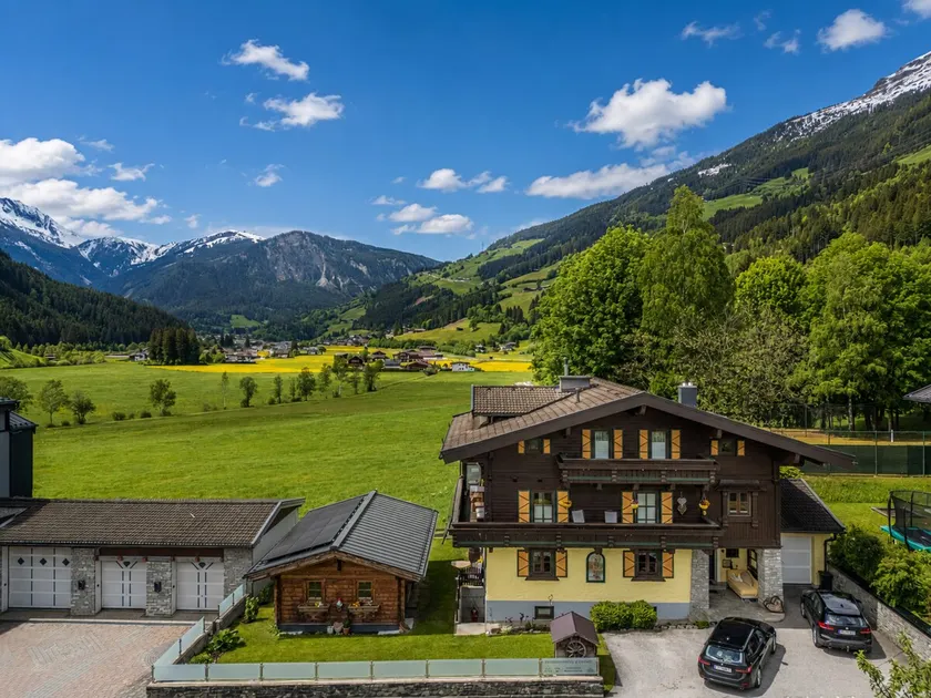 Rustic comfort in the mountains - Image 1