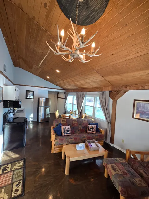 Deer Trail Cabin - Image 1