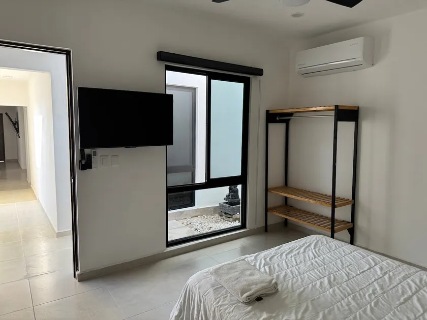 Modern House with Hot Tub: Close to the Multiplaza. - Image 1