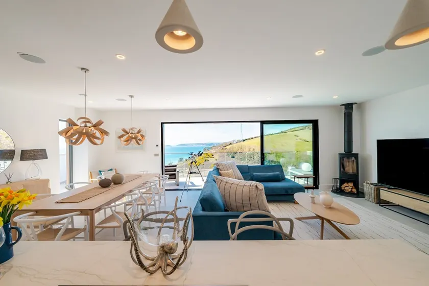 Stunning Coastal Escape, Hot tub, Pool & Spa - Image 1