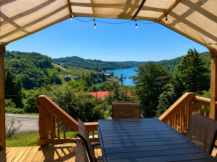 Lakeview GEM with boat slip 3 bedrooms sleeps10|pr - Image 1