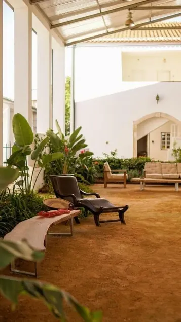 Boutique One-Bedroom Apartment with Living Area - Image 1