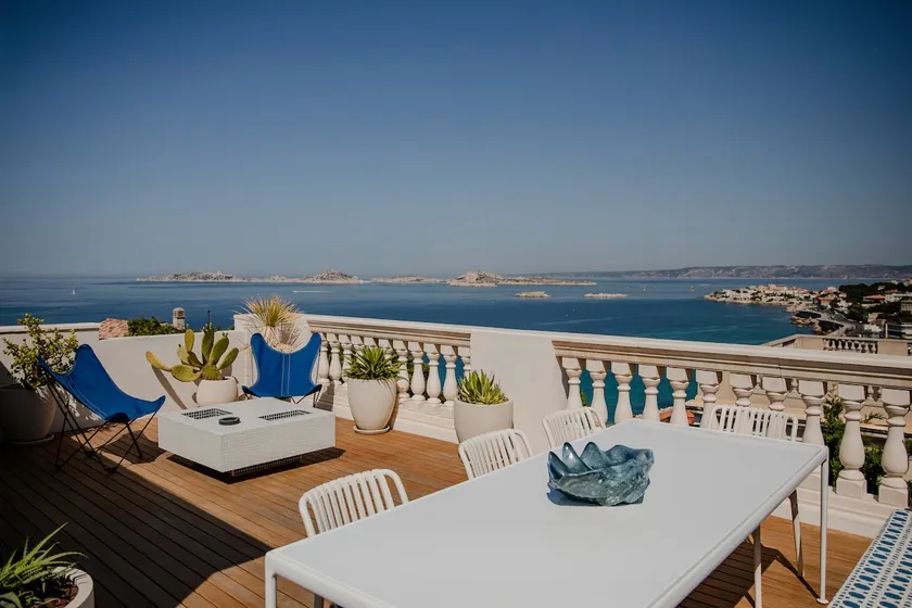 Marseille Sea view Pool access Beach Corniche - Image 1