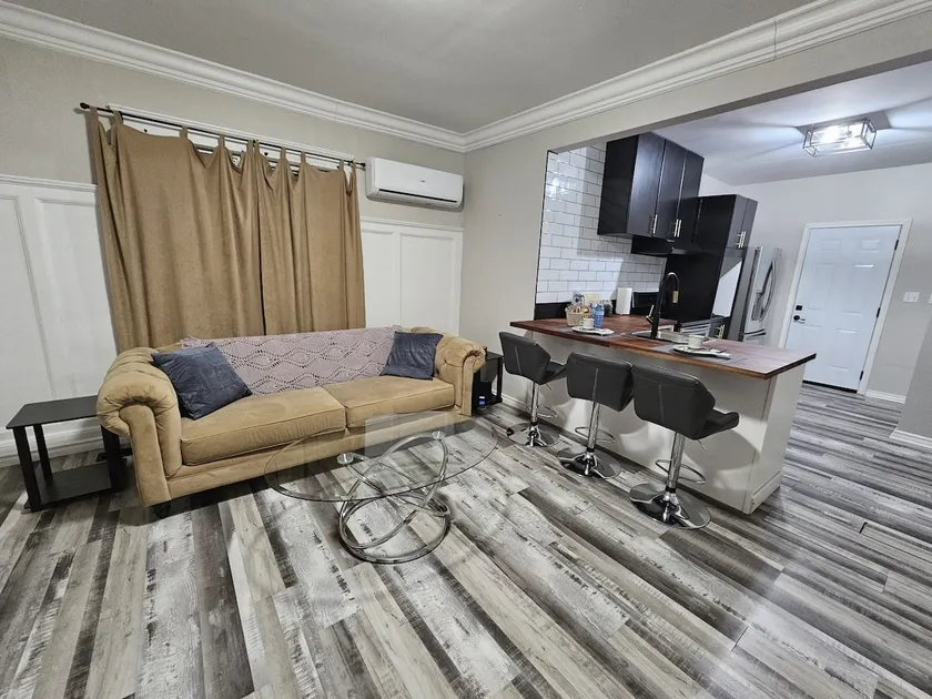 Prime Location | Near River/Uni/Casino & Downtown - Image 1