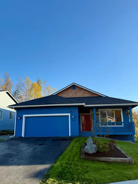 LE 17’house-beautiful lake view-5beds-12+ sleeping - Image 1