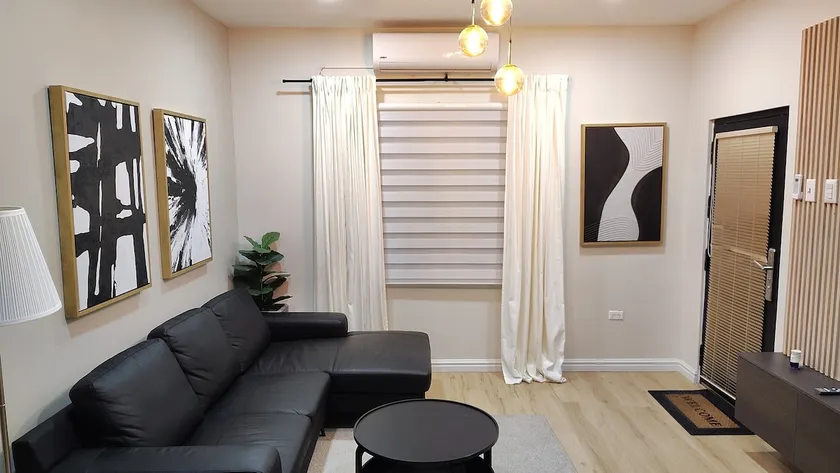 The Sands- 1 King bed Apt 6 mins from airport. - Image 1