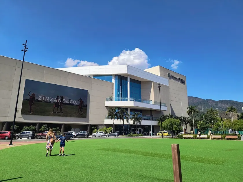 ”In the Heart of Park Shopping” - Image 1