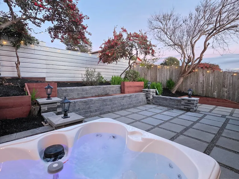 Harbor View Retreat/Hot Tub/ Fire Pit/Pet Friendly - Image 1