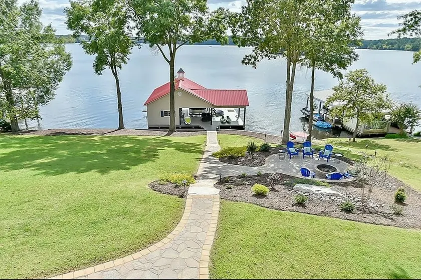 The Stacks at Hyco Lake Lakefront Private Dock! - Image 1