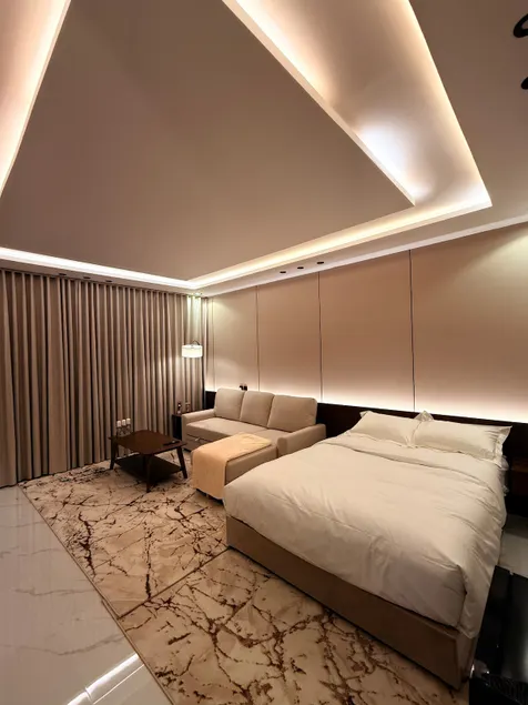 Deluxe Studio with Smart Entry - Image 1