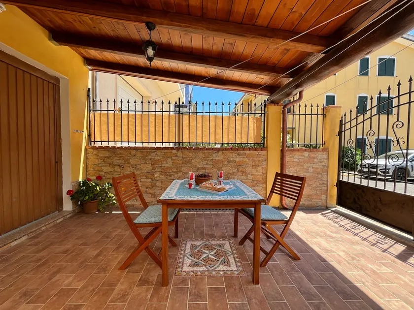 Open Space s'Ollastu con WiFi, Patio e Aria Condizionata - Image 1