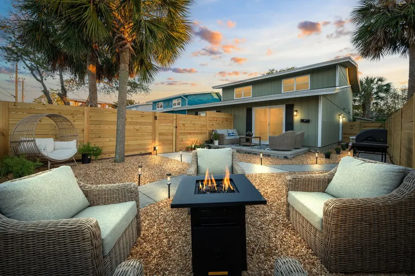 Close to Beach * Walk Downtown * Arricola Oasis - Image 1