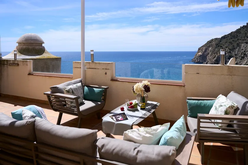 Luxury suite with terrace and Mediterranean views - Image 1