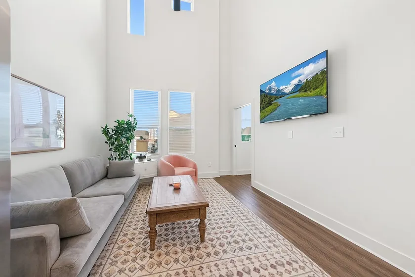 Top5%•Vermillion House•KING Bed•Lux Amenities-WiFi - Image 1