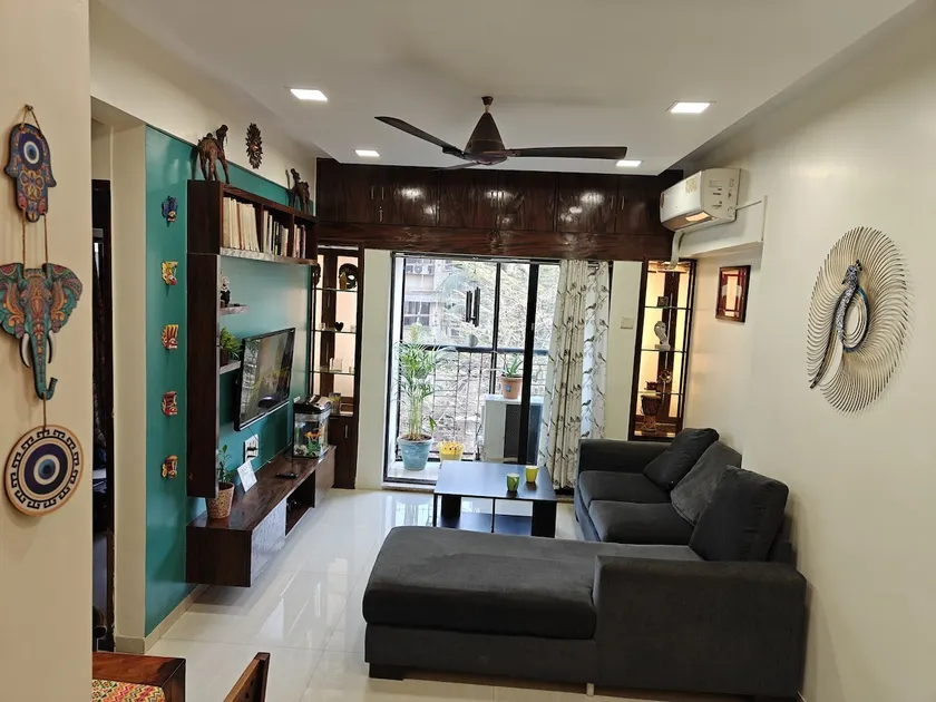 Breezy Stays. A cosy 2 bhk at Yari Road, Versova - Image 1