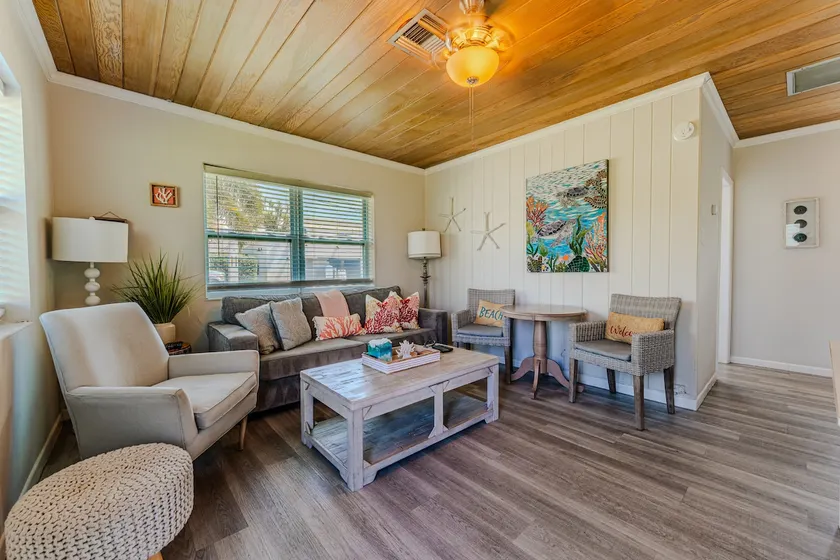 Atlantic Ave Beachside condo! - Image 1