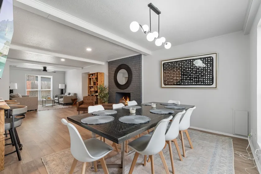 8BR Home | 7 mins SNU, Sleeps 14 - Image 1