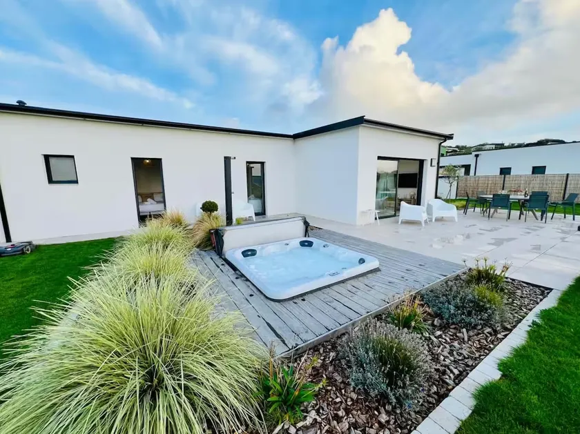 La Brise Marine, Breton escape, spa & sea view - Image 1