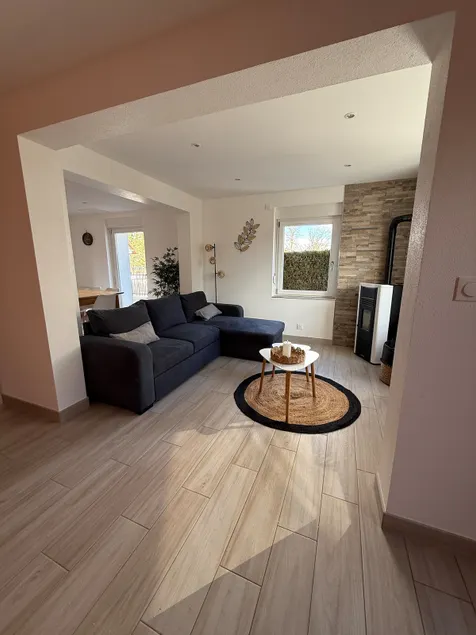 Completely renovated house - Image 1