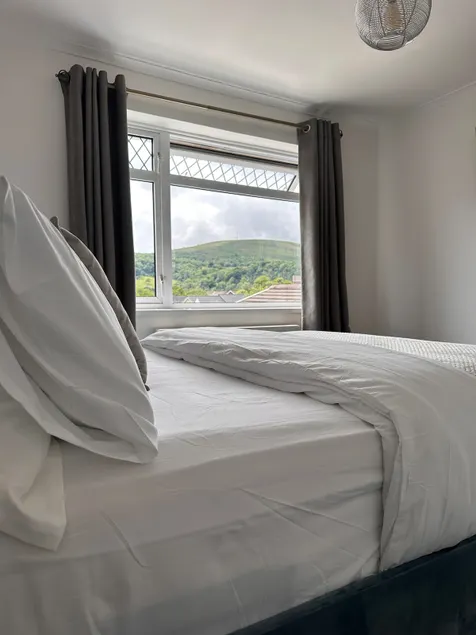 3 bed house in Risca - Image 1