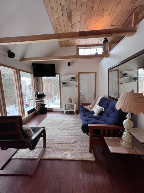 Lake Front: The Cabin on the Bay - Image 1