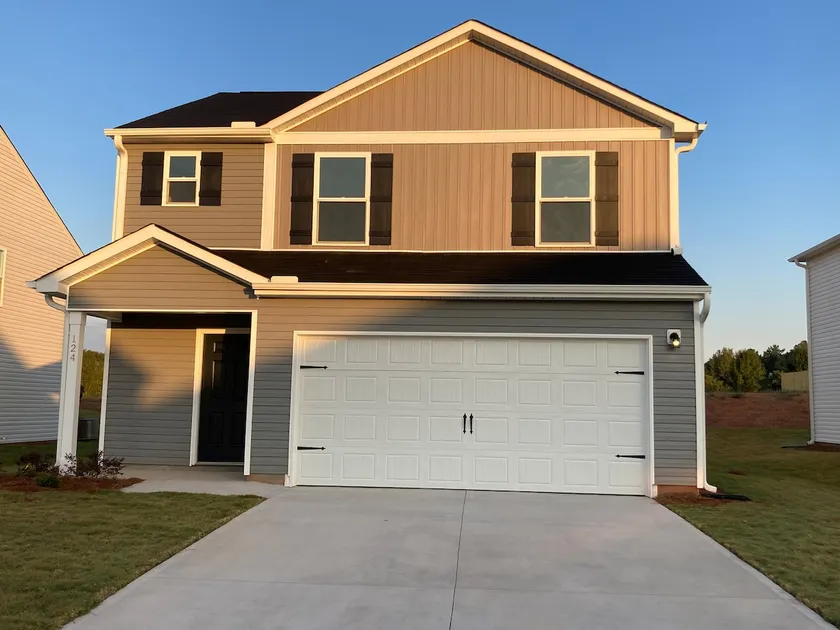 Brand new home with relaxing indoor - Image 1