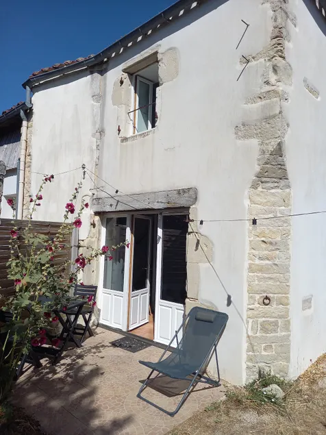 Charentais house 15 km from the sea - Image 1