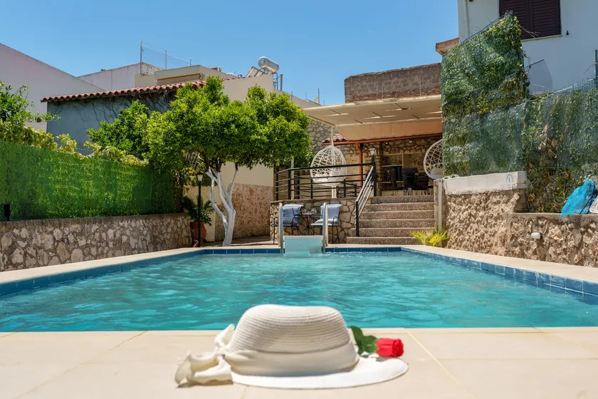 Villa Zambia with Private Pool and BBQ - Image 1