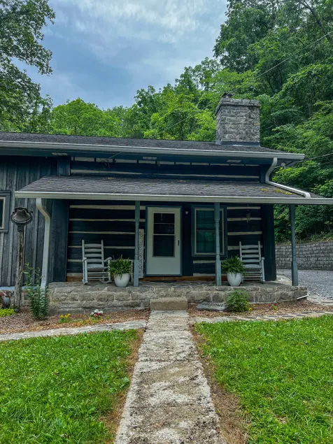 The Craft House - A Historical Log Cabin - Image 1