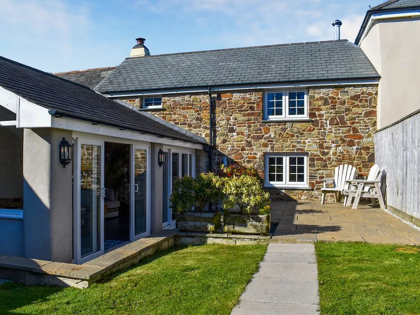 Honeysuckle Cottage - Image 1