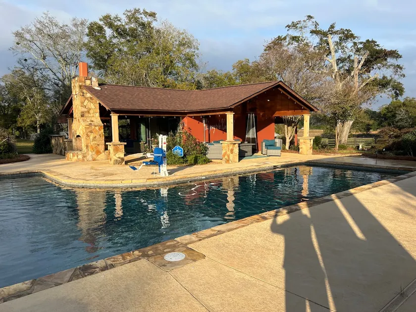 Lilly Fields Pool House! - Image 1