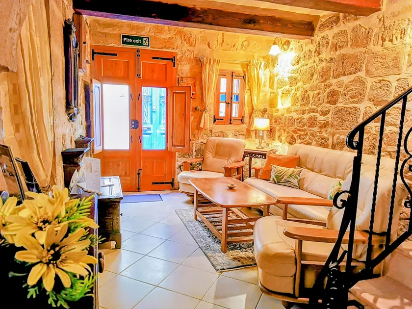 Mdina Gate Retreat - A charming house of character - Image 1