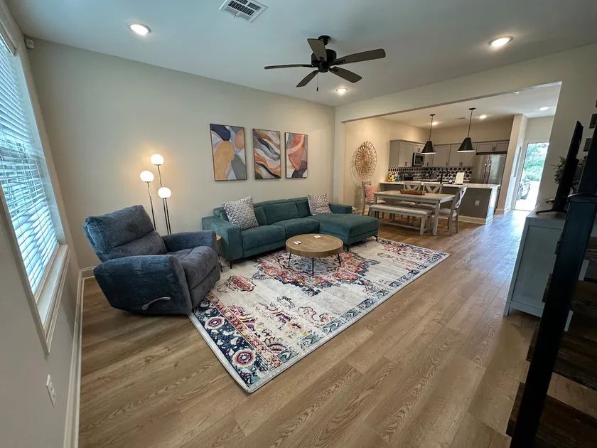Bulldog Oasis - Image 1