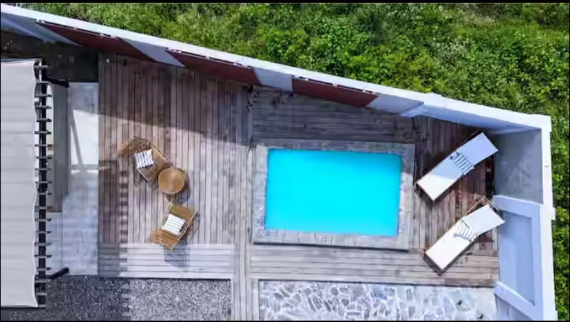 House of Gémini with private jacussy - Image 1