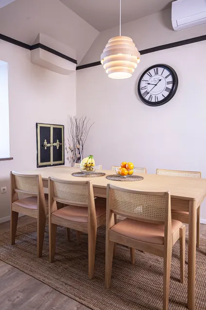 Spacious 3BR apartment - Port & Old Town Walk - Image 1