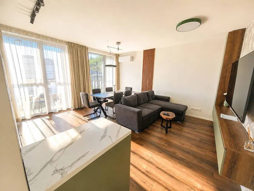 Spacious apartment next to the metro station - Image 1