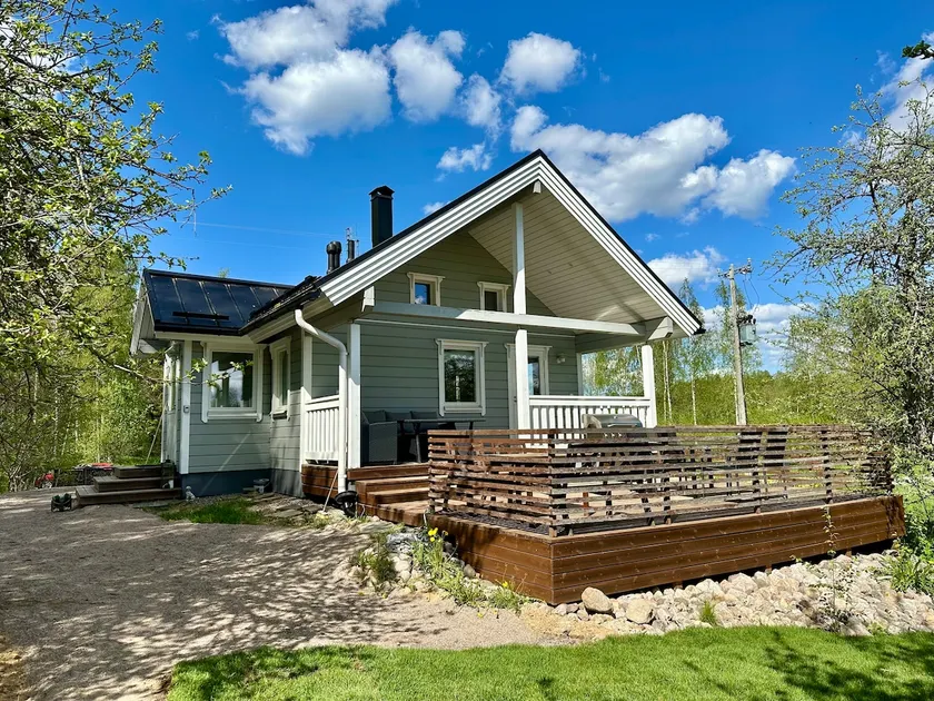 Compact log cabin in Vuolenkoski - Image 1