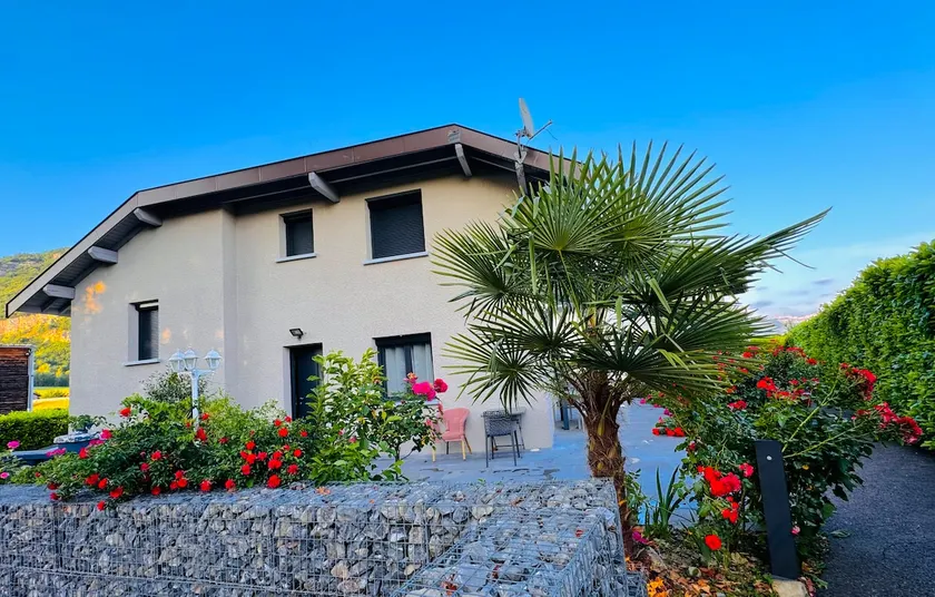 Detached house with 4 bedrooms and terrace - Image 1