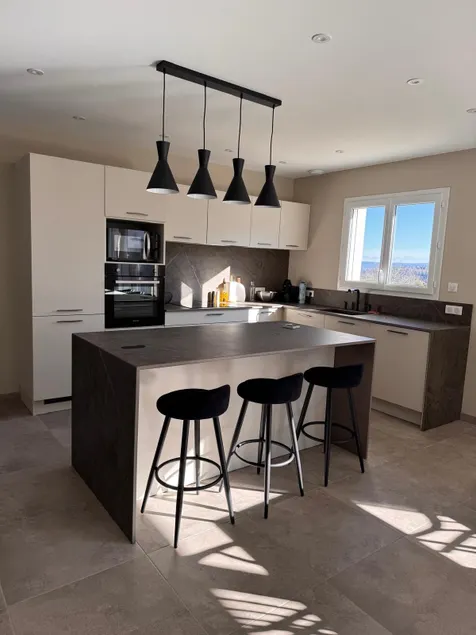 New house - Image 1