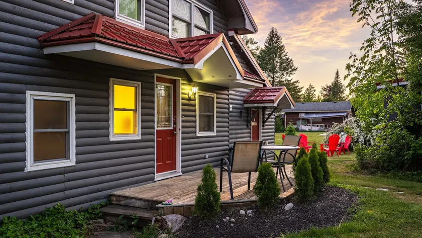Beach side | Free Parking | sleeps 8 - Image 1