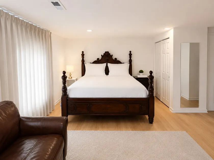 Parkside luxury suite and EV charger - Image 1