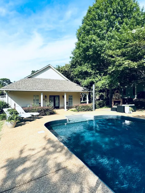 Clear Creek House - Image 1