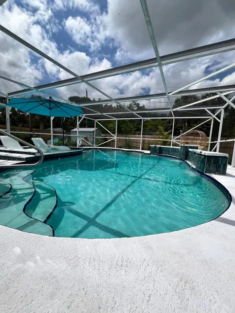 Resort Salt Water Pool Putting Area GRm Near Beach - Image 1
