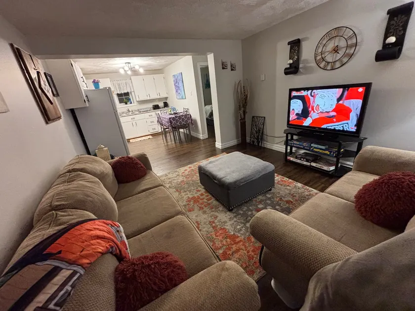 Violets Den - Cozy 2Br Apartment - Image 1