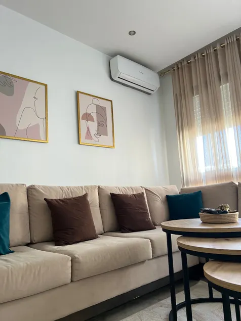 Stylish and central apartment Carthage Gardens - Image 1